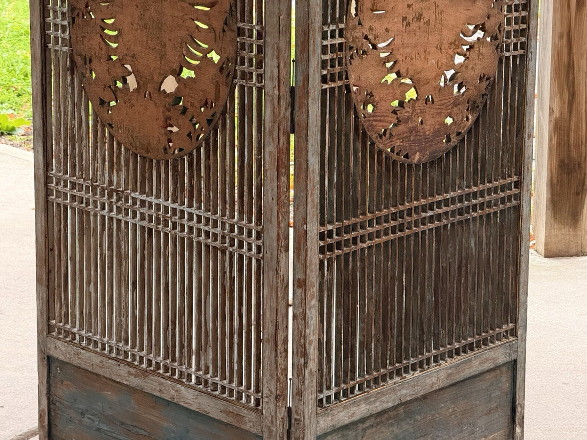 Reverse of the two-panel screen with medallion backs and blue base