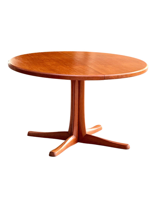 Vintage Mid-Century Modern Round Extendable Teak Dining Table by McIntosh, Seats 4-8, Scandinavian-Inspired Design