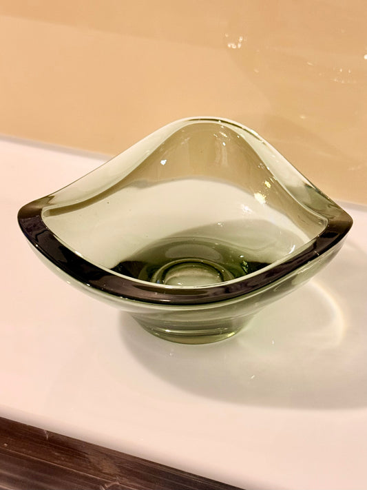 Per Lütken (1916–1998) Holmegaard Selandia Dish – Smoke Grey Mouth-Blown Glass