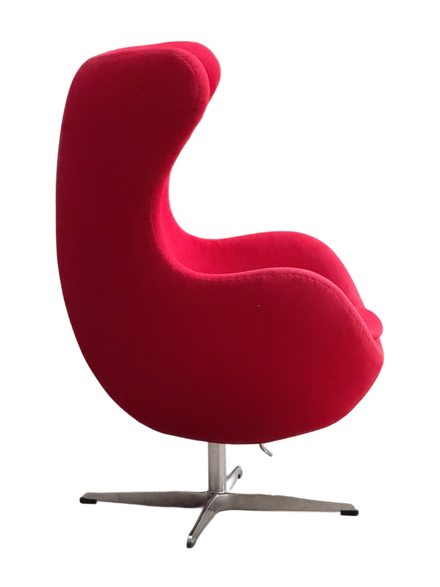 After Arne Jacobsen Egg Chair Model 3316 - Fritz Hansen Style Red Swivel Lounge Chair.