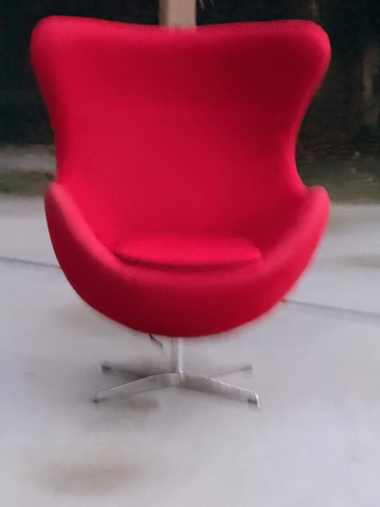 After Arne Jacobsen Egg Chair Model 3316 - Fritz Hansen Style Red Swivel Lounge Chair.