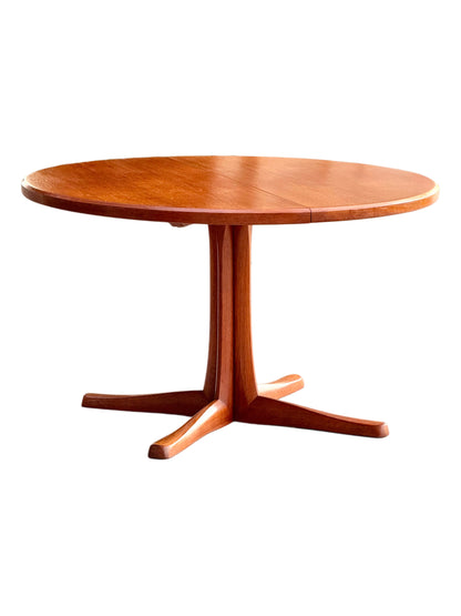 Vintage Mid-Century Modern Round Extendable Teak Dining Table by McIntosh, Seats 4-8, Scandinavian-Inspired Design