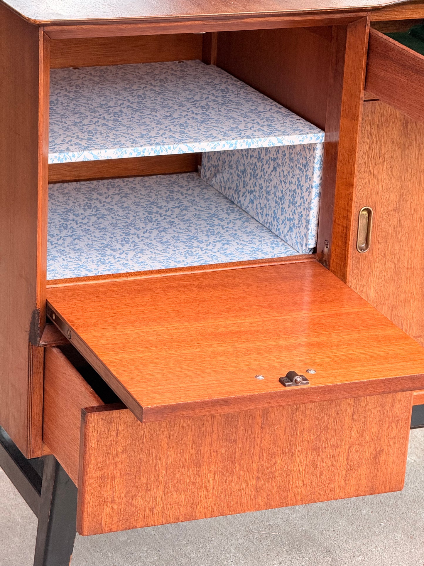 Beautility Mid-Century Teak Sideboard / Drinks Cabinet, c.1960s