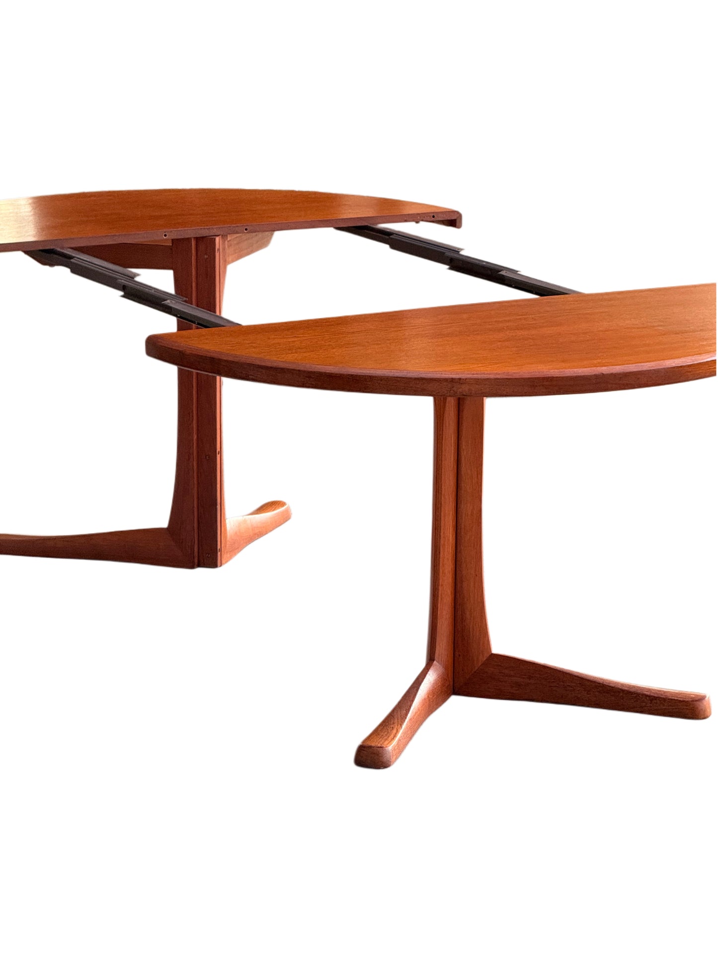 Vintage Mid-Century Modern Round Extendable Teak Dining Table by McIntosh, Seats 4-8, Scandinavian-Inspired Design