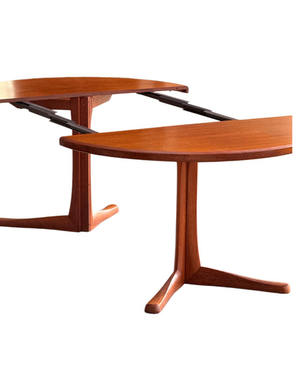 Vintage Mid-Century Modern Round Extendable Teak Dining Table by McIntosh, Seats 4-8, Scandinavian-Inspired Design