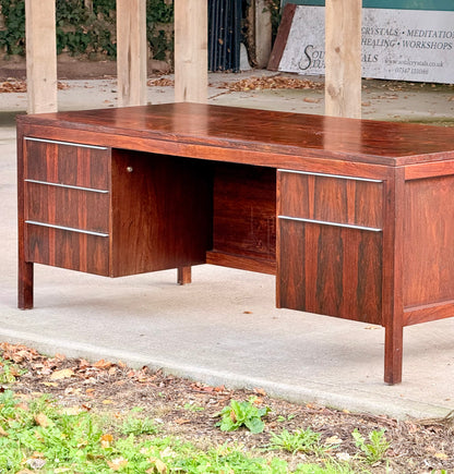 Large Mid Century Modern Danish Design Executive Desk Double Pedestal