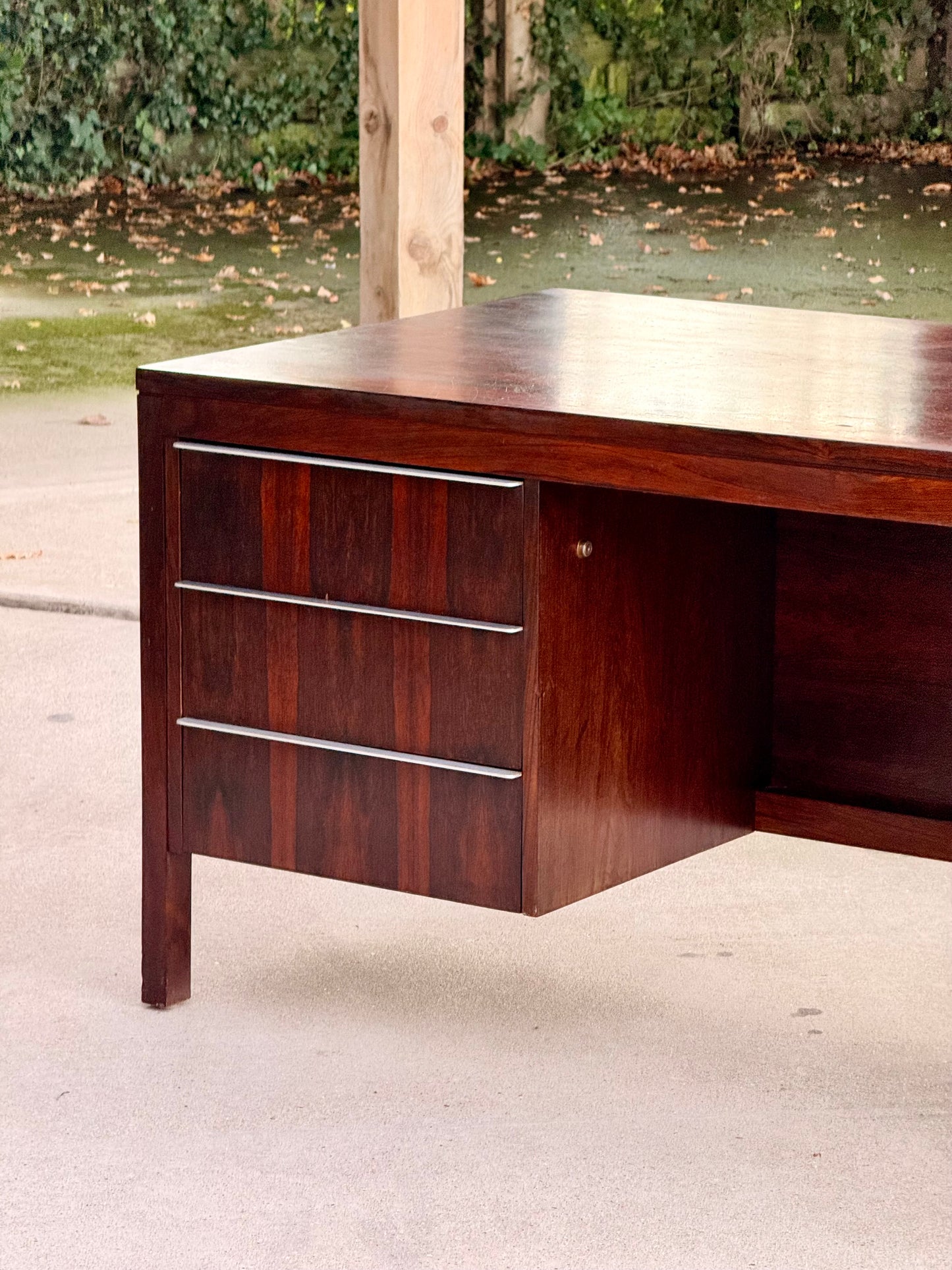 Large Mid Century Modern Danish Design Executive Desk Double Pedestal