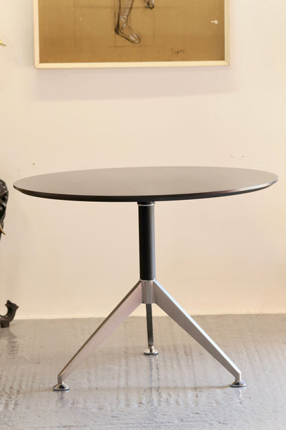 Nero Executive Circular Table - Anthracite