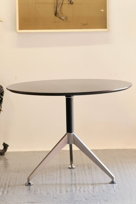 Nero Executive Circular Table - Anthracite