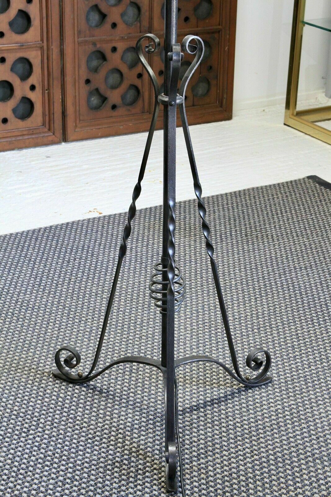 Arts & Crafts wrought iron floor lamp, tripod base with twisted iron supports