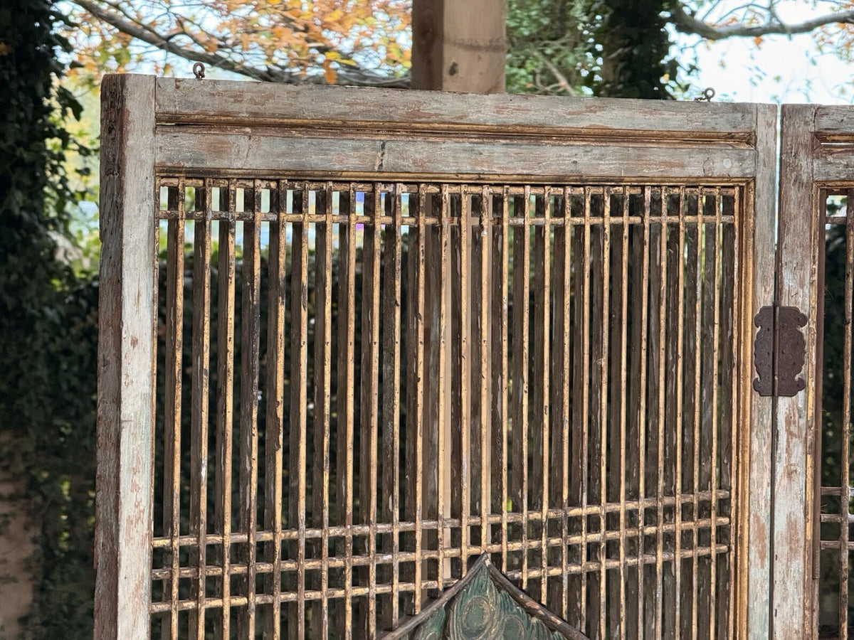 Antique lattice screen, upper grille and hinge detail