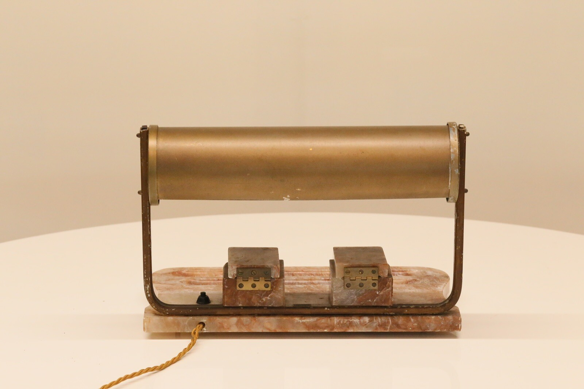 Back view of the Art Deco alabaster and brass desk lamp