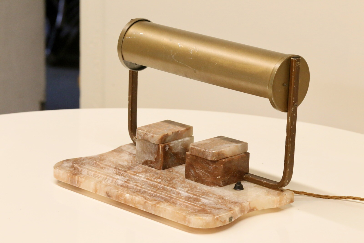 Art Deco alabaster and brass desk lamp, three-quarter view
