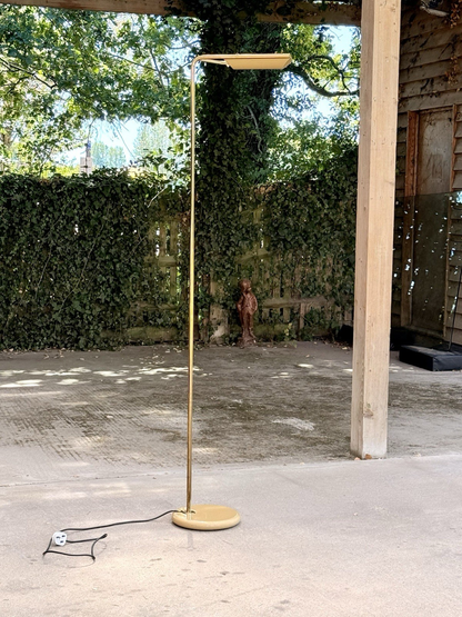 Bruno Gecchelin Piantana floor lamp for iGuzzini, full view under a pergola