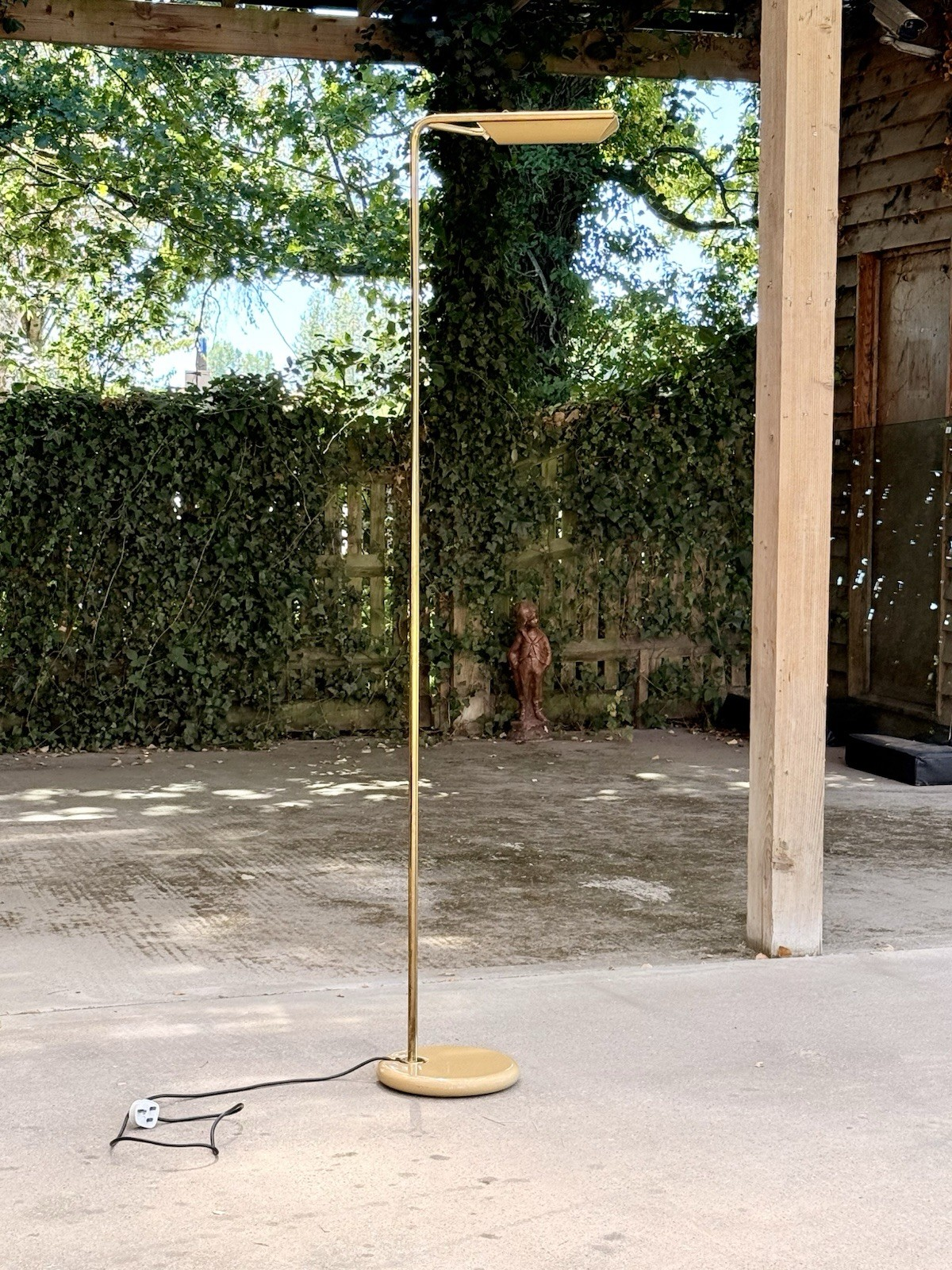 Bruno Gecchelin Piantana floor lamp for iGuzzini, front view outdoors