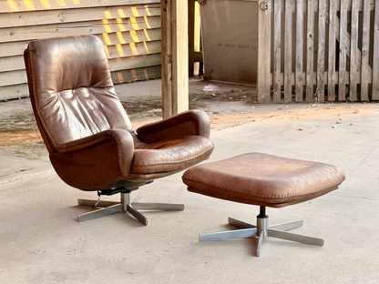 De Sede S231 brown leather lounge chair with ottoman, side view