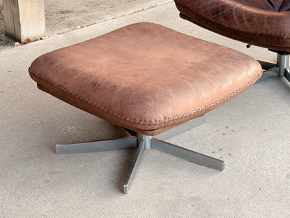De Sede leather ottoman, close-up of top and star base