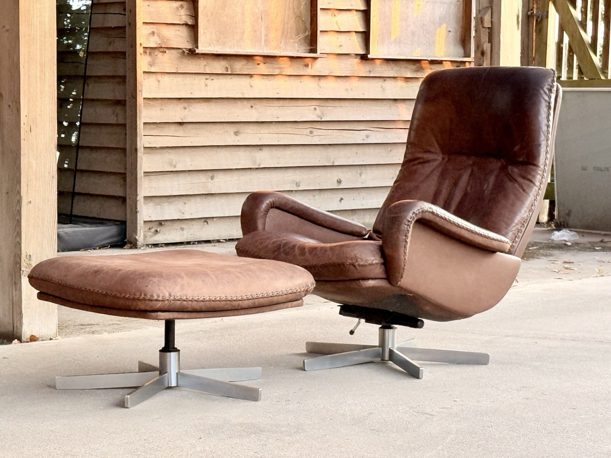 De Sede S231 brown leather lounge chair and ottoman outdoors