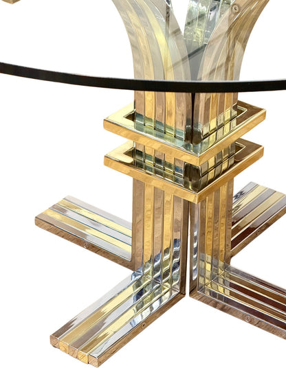 Close-up of brass collars on the chrome and gilt pedestal