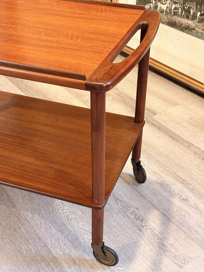 Bowa teak trolley, detail of handle and leg