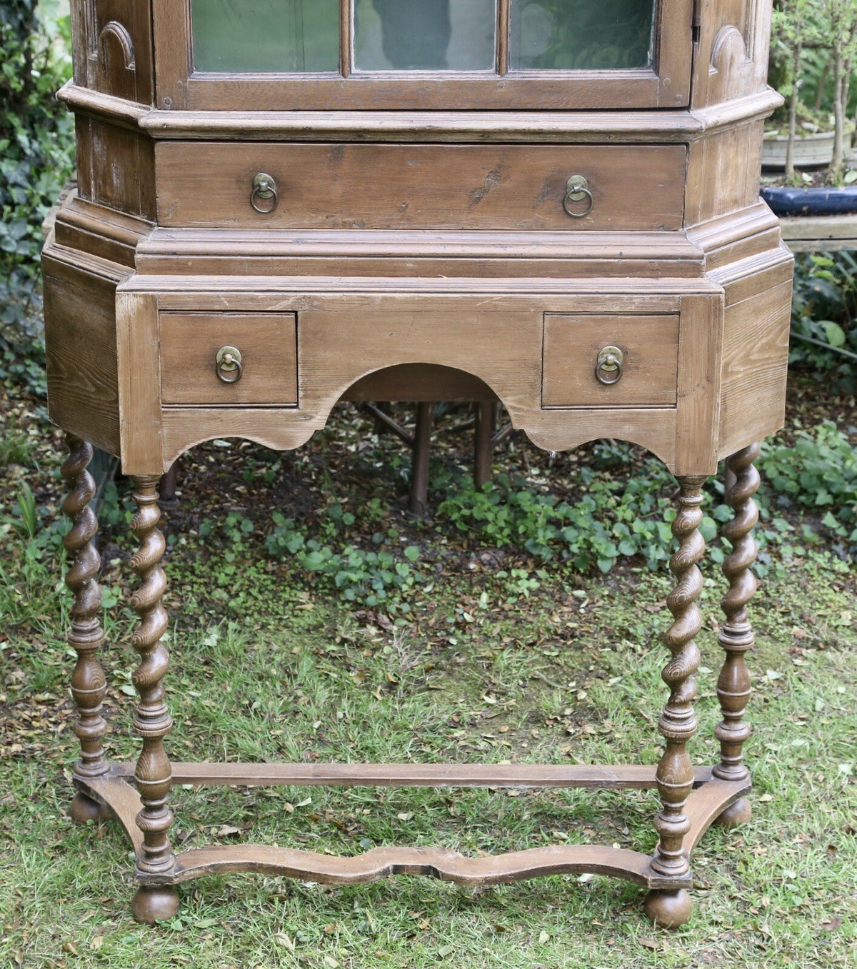 Close-up of drawers and barley twist legs on the pine stand