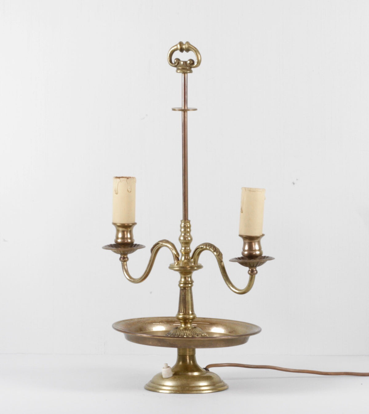 Vintage French ormolu brass bouillotte lamp, front view