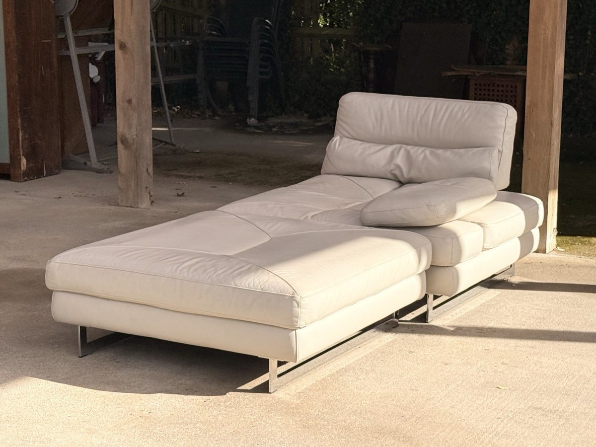 Scénario modular sofa section configured as a daybed